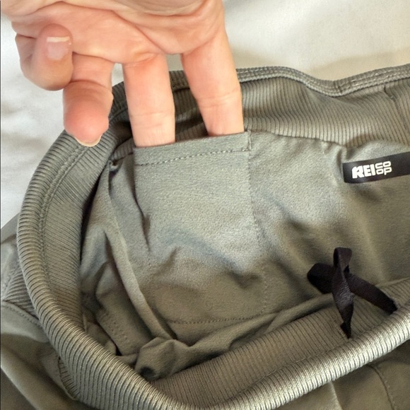 REI women’s lined hiking / running shorts - M - Picture 7 of 8